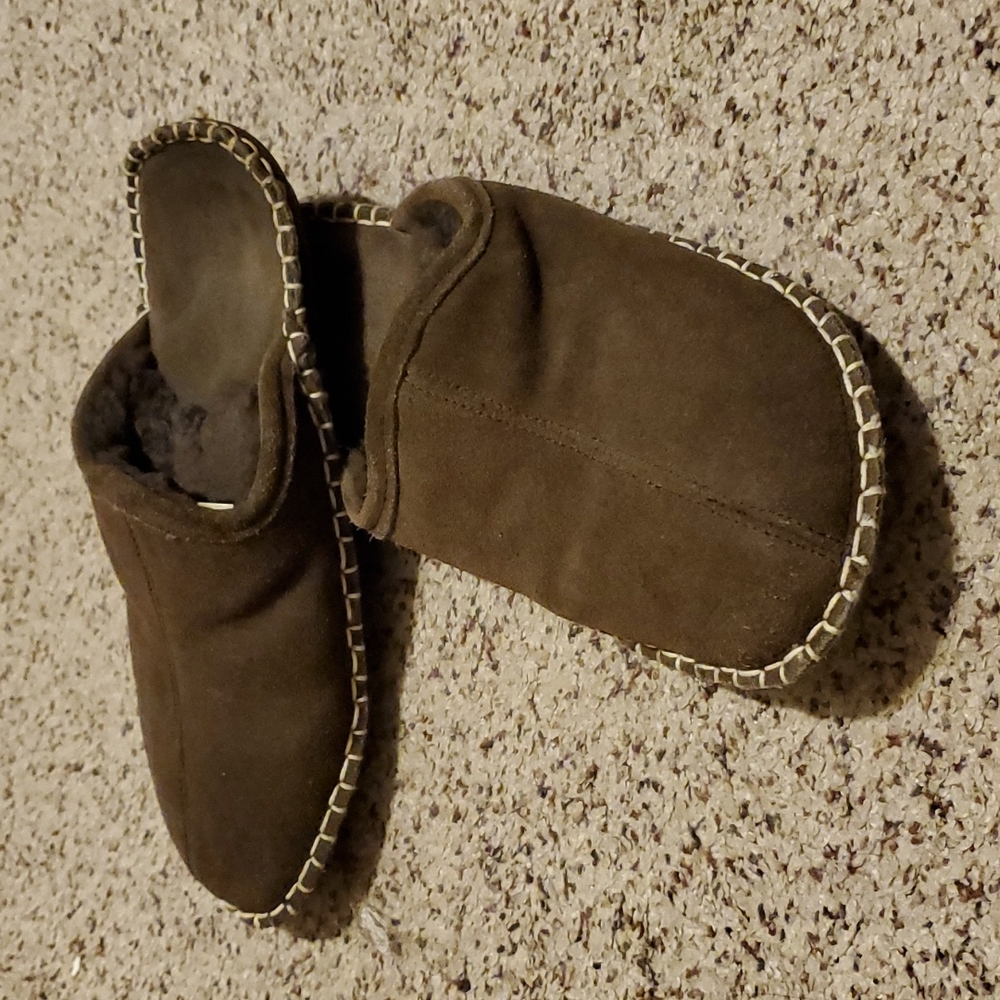 Bearpaw Woman Brown Suede Sheepskin Shearling Slippers Slip on Rubber Sole Shoes